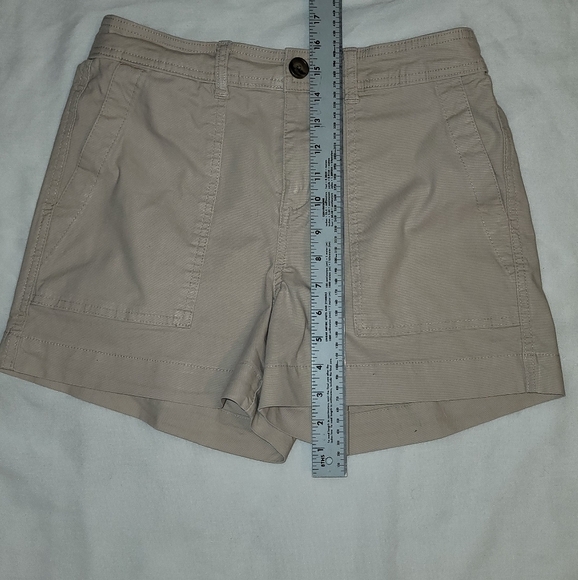 A new day cream cargo shorts women's size 6 - Picture 2 of 4